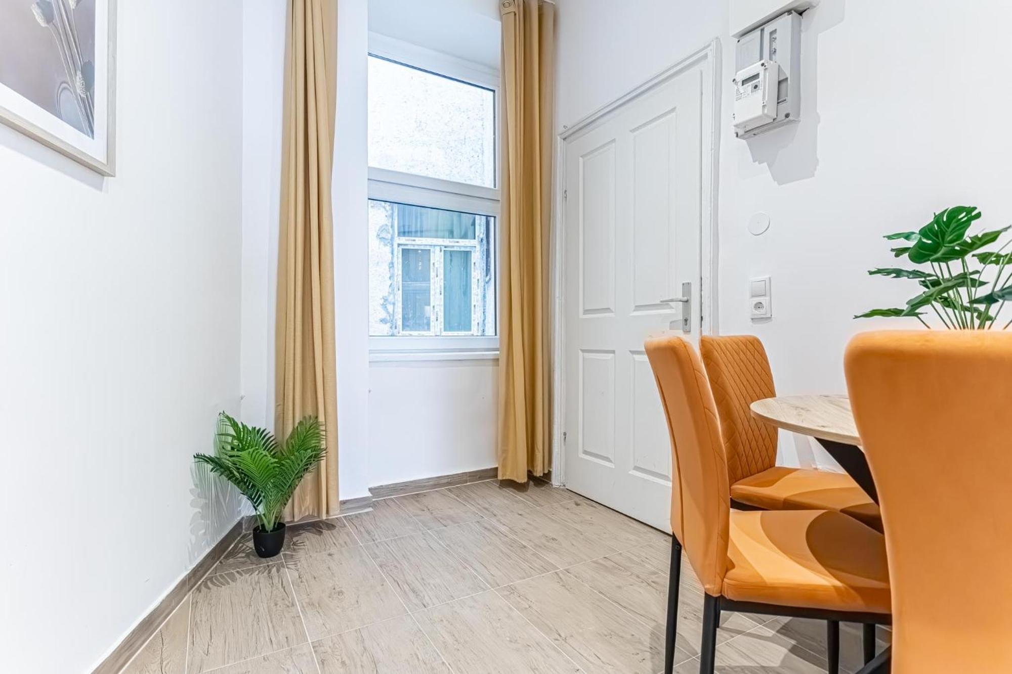 Cost Effective City Life 1Br In Classic Building Vienna Exterior photo